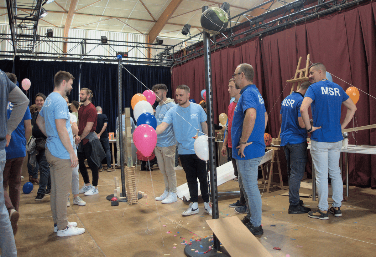 Team building Chain Reaction