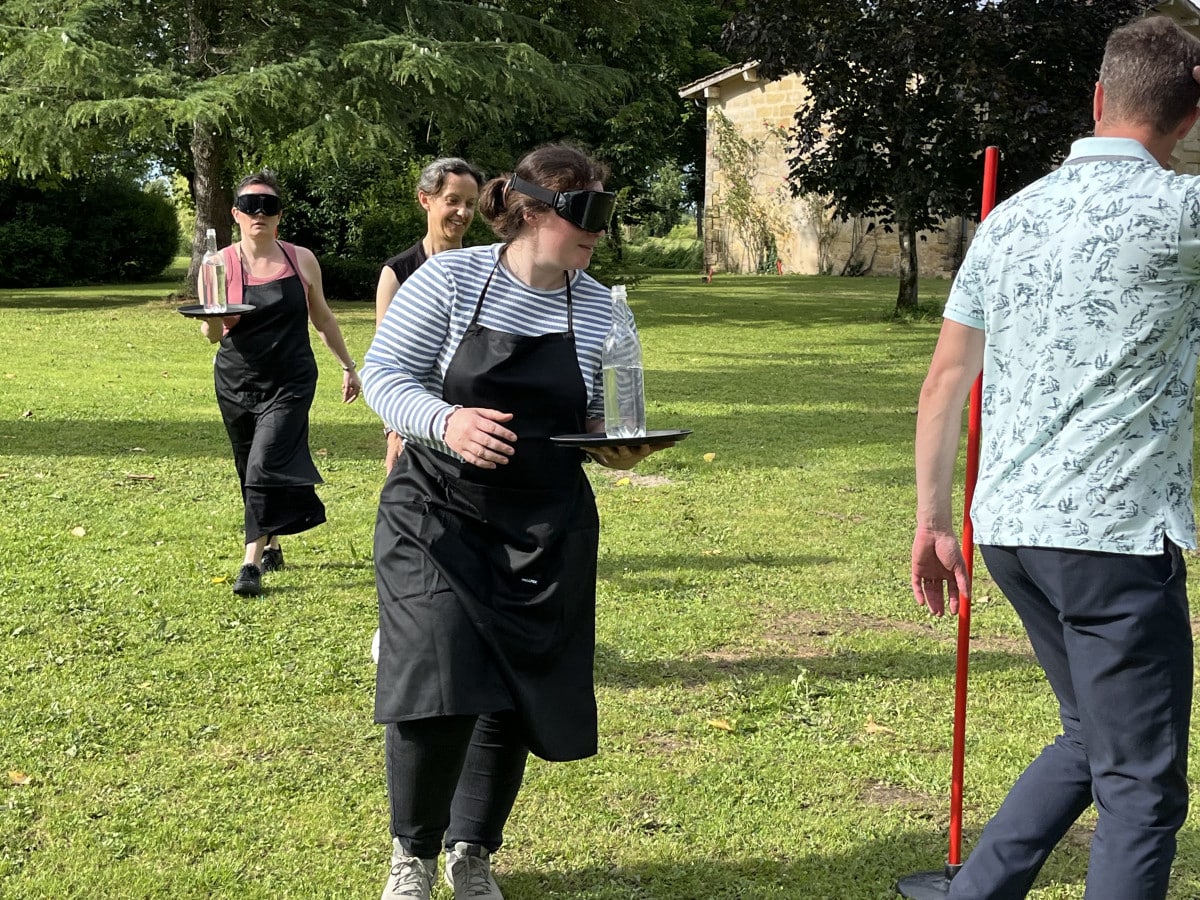 Blindfolded course during the wine olympiads with Autreman