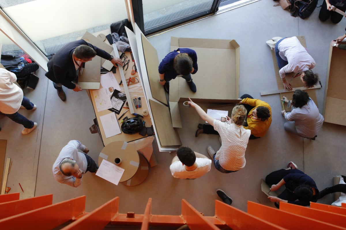 Team building construction de voiture en carton - Défi qui cartonne