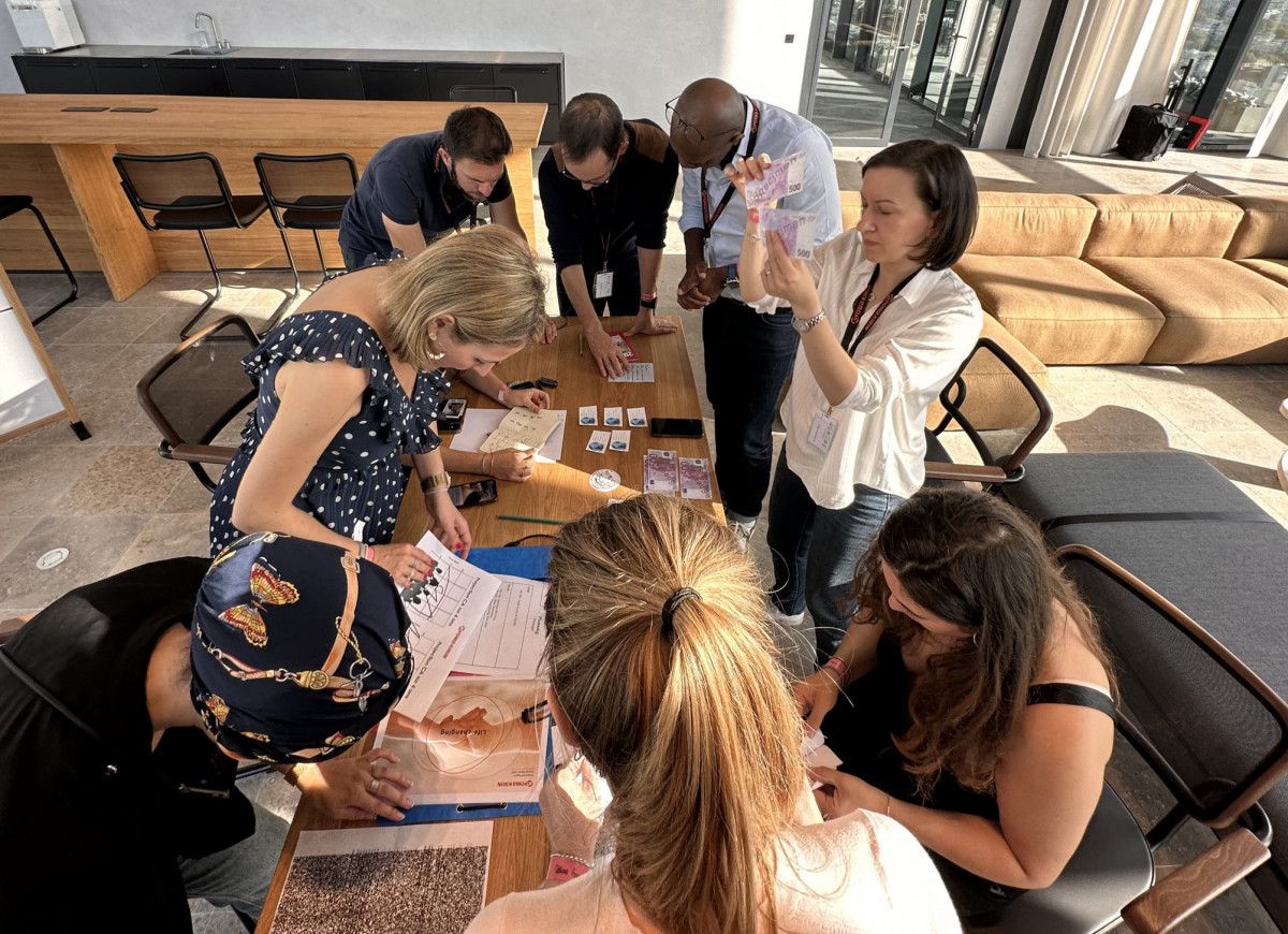 As a company team, try a team-building escape game activity to foster cohesion and collective intelligence.