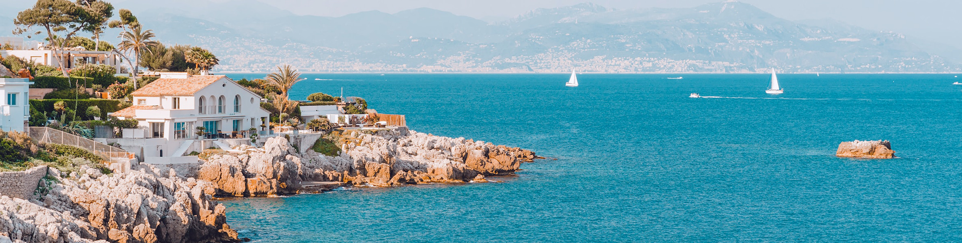 Antibes destination team building au bord de mer