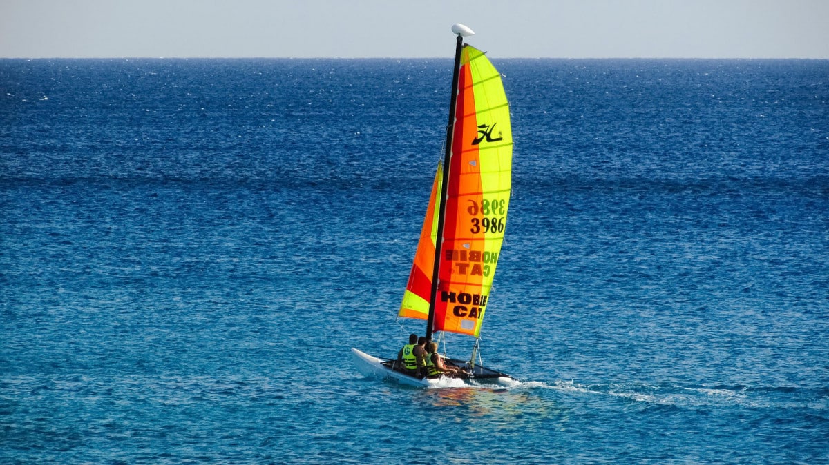 activité voile en pleine mer pour vos équipes