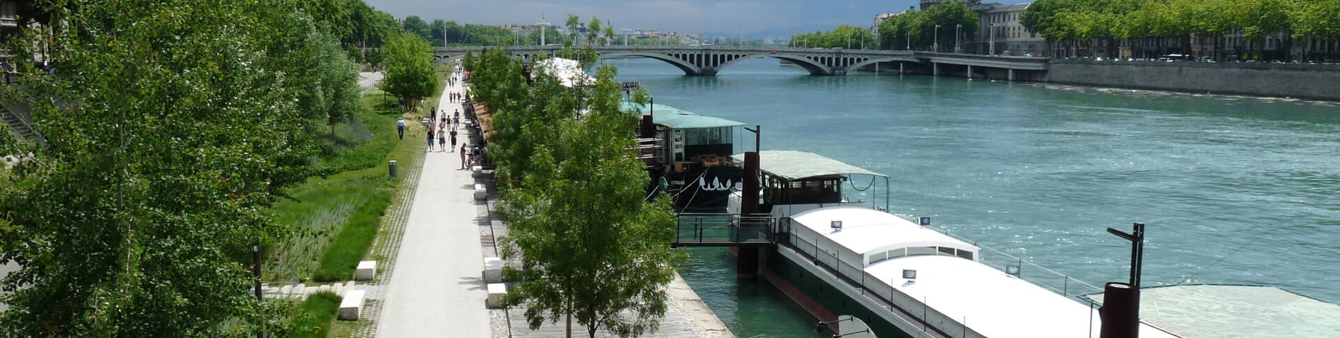 balade fluviale en bateau pour votre activité de cohésion