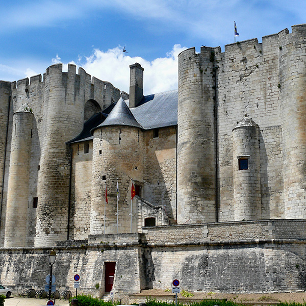 Offrez un incentive unique dans les rues de Niort