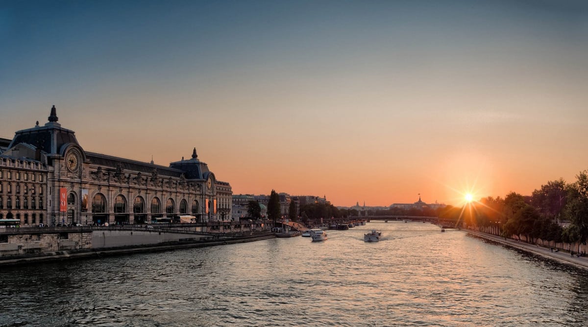 croisière sur une péniche parisienne avec votre équipe