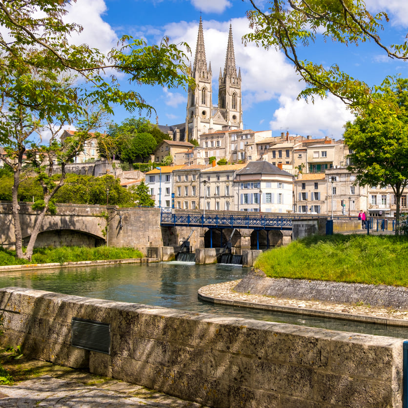 Niort, ville idéale pour votre activité de cohésion