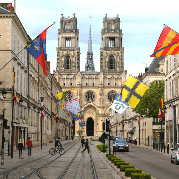 Découvrez des lieux uniques durant votre activité de cohésion à Orléans