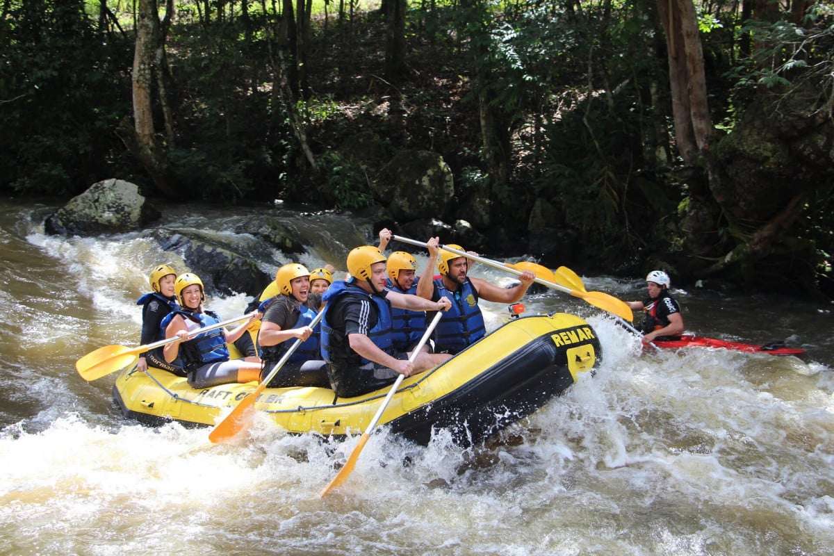 balade rafting en équipe