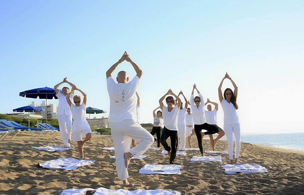 activité yoga en équipe