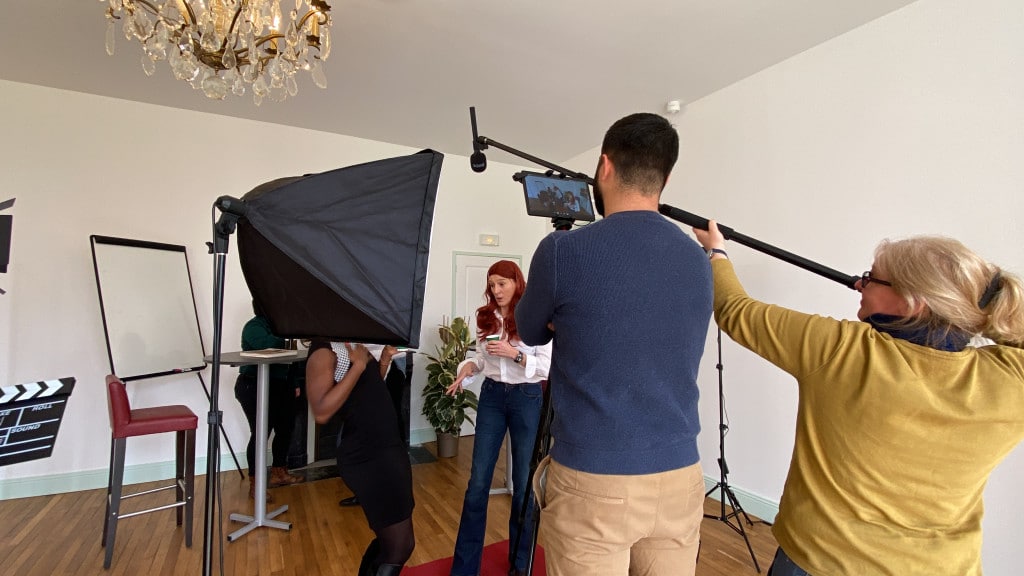 Team building silence on tourne