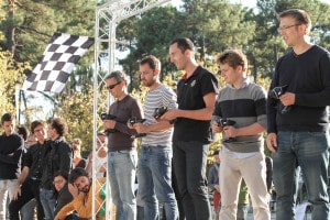 La finalité de l'activité : une course de voiture téléguidé